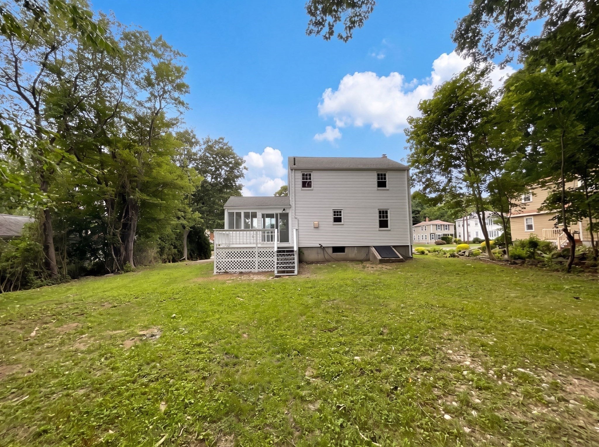 48 Woodlawn St, Randolph MA 02368