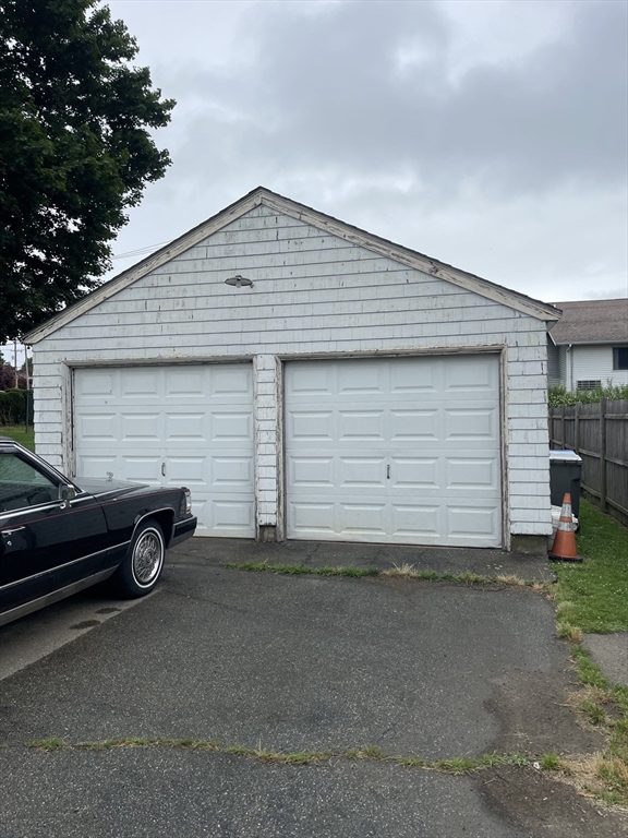 14 Forest Ave