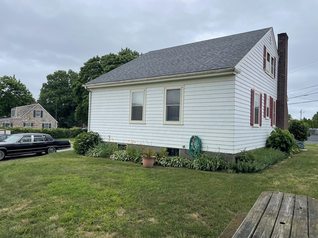 14 Forest Ave