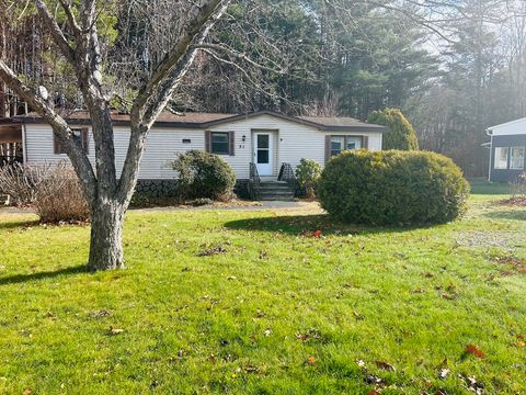 51 Champagne Rd Gardner MA 01440