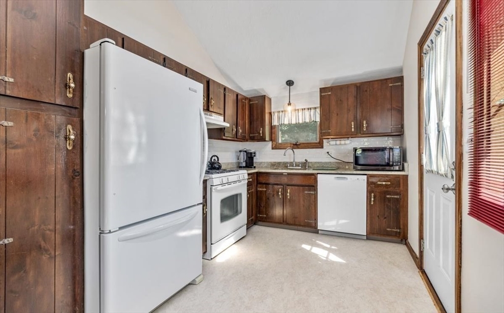 9 Beaver Dam Rd