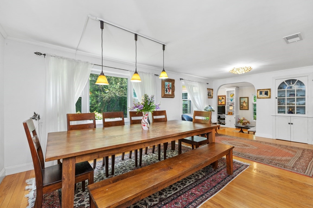 18 Edgewood Rd
