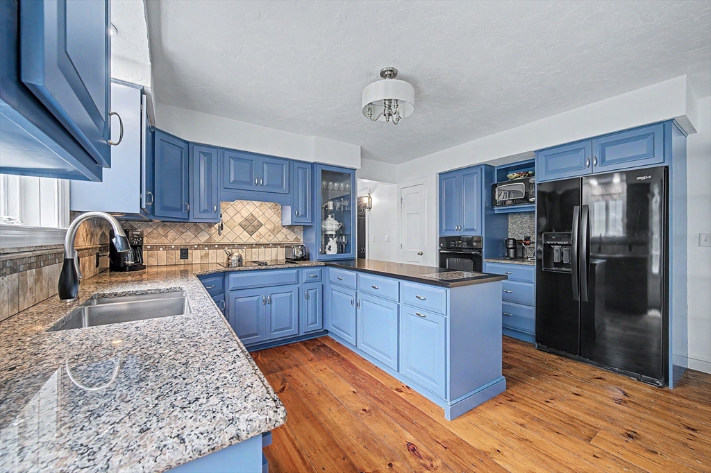 6 N Mill St