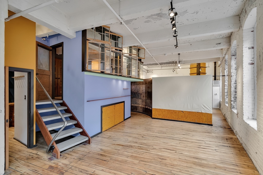 300 Summer St 35