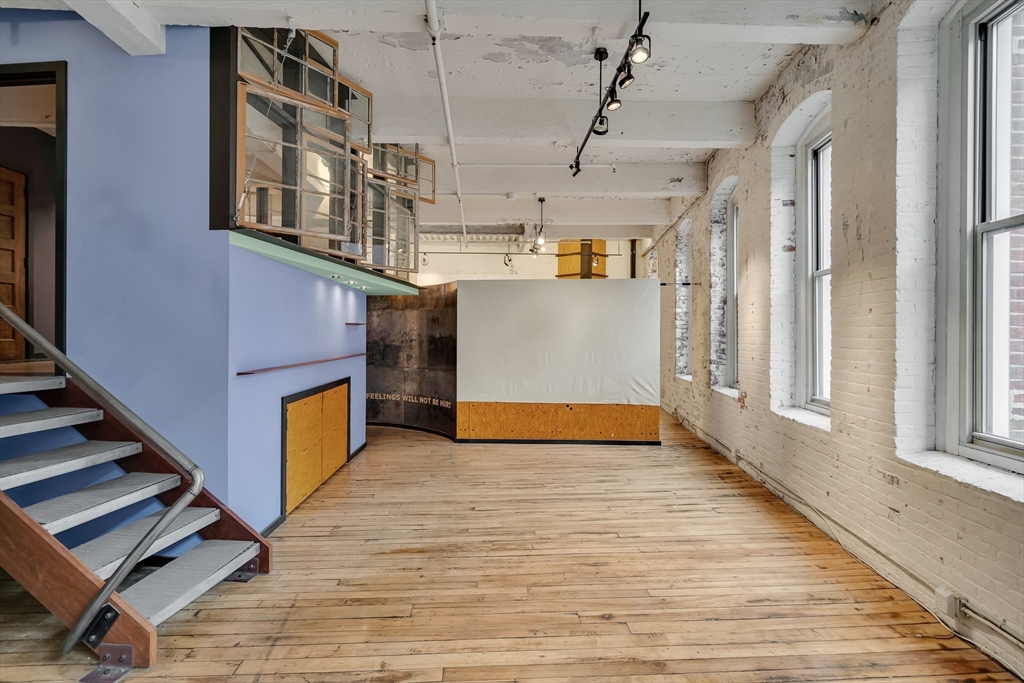 300 Summer St 35