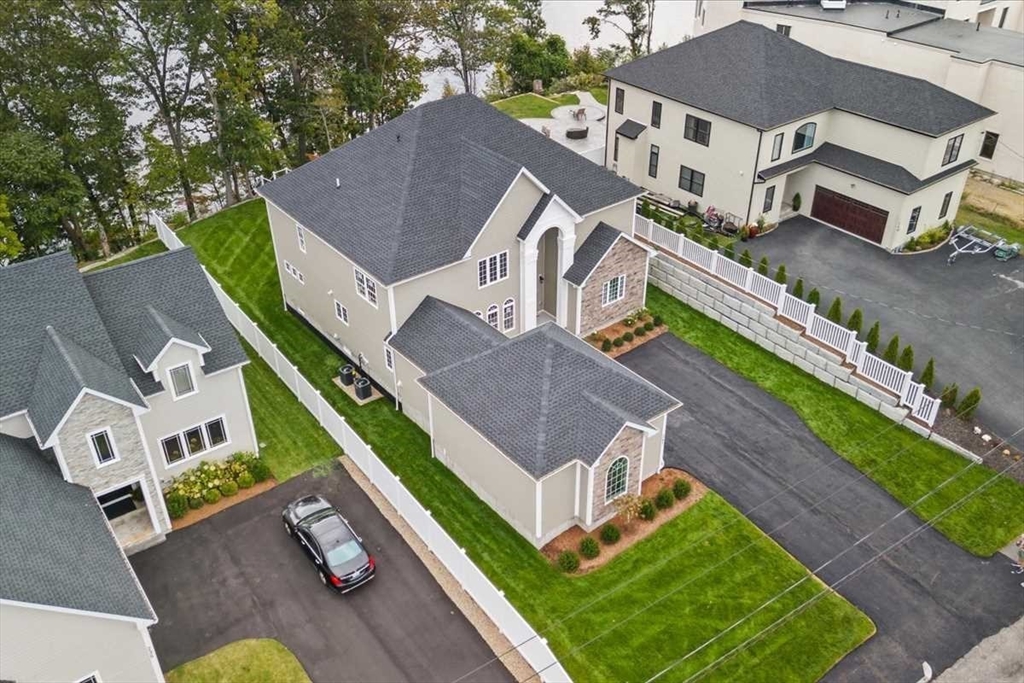 241 Lake Ave
