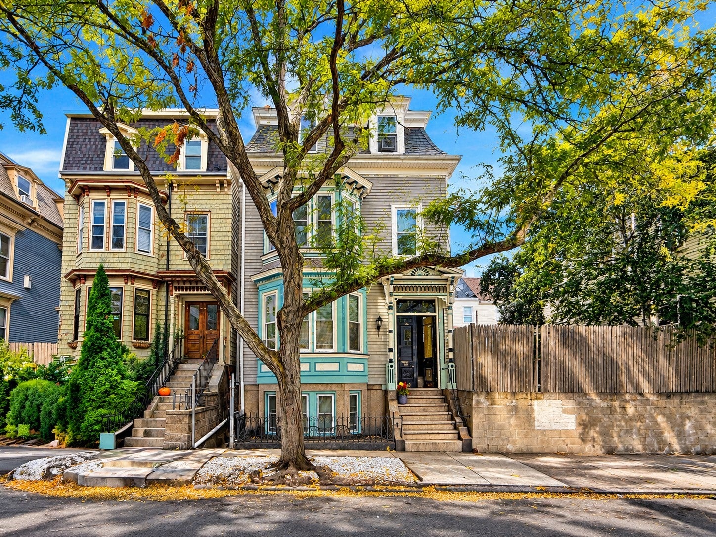 Photo of 128 Lexington St, Boston, MA