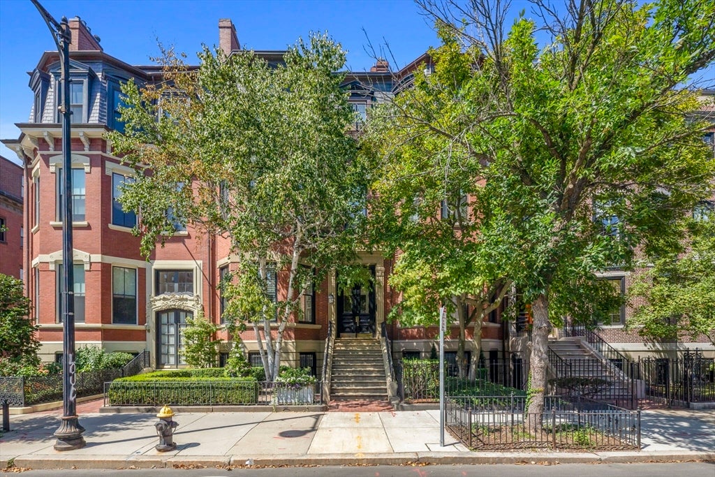 Photo of 398 Beacon Street, Boston, MA