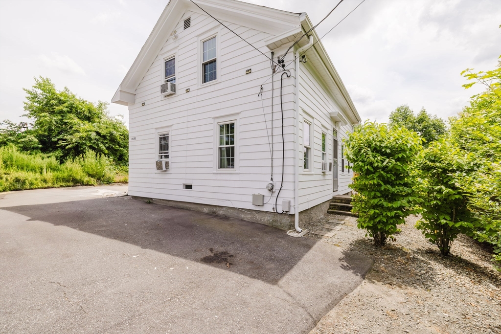 1586 Chalkstone Ave