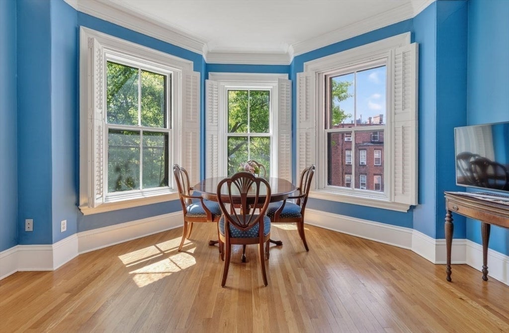 302 Commonwealth Ave C