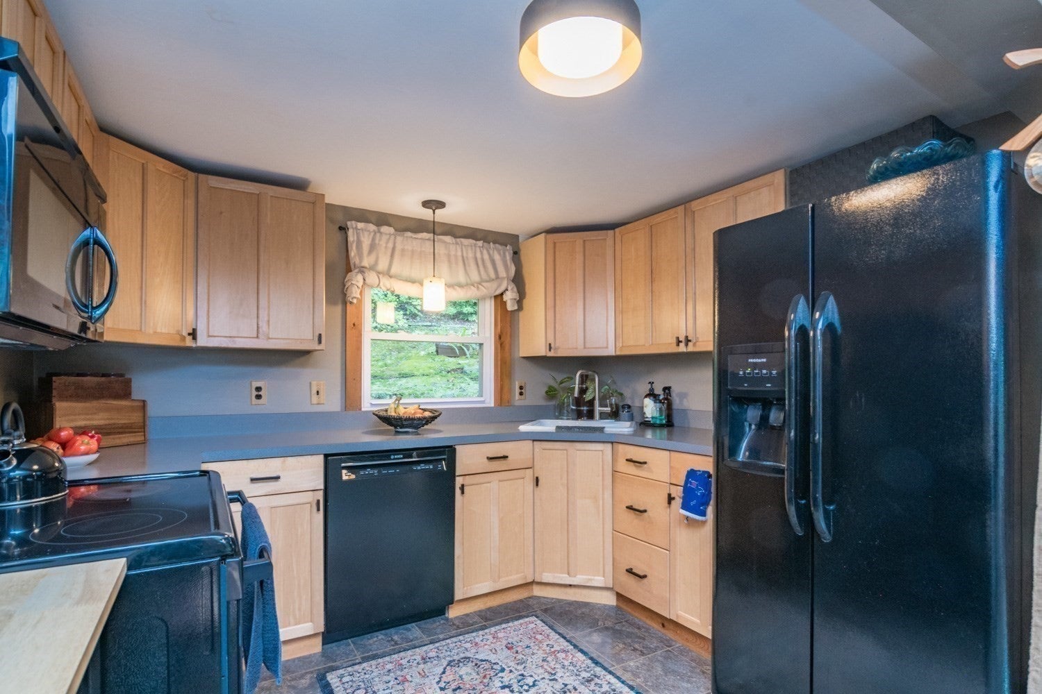 557 Federal St, Belchertown, MA, 557 Federal St, Belchertown, MA Photo #9