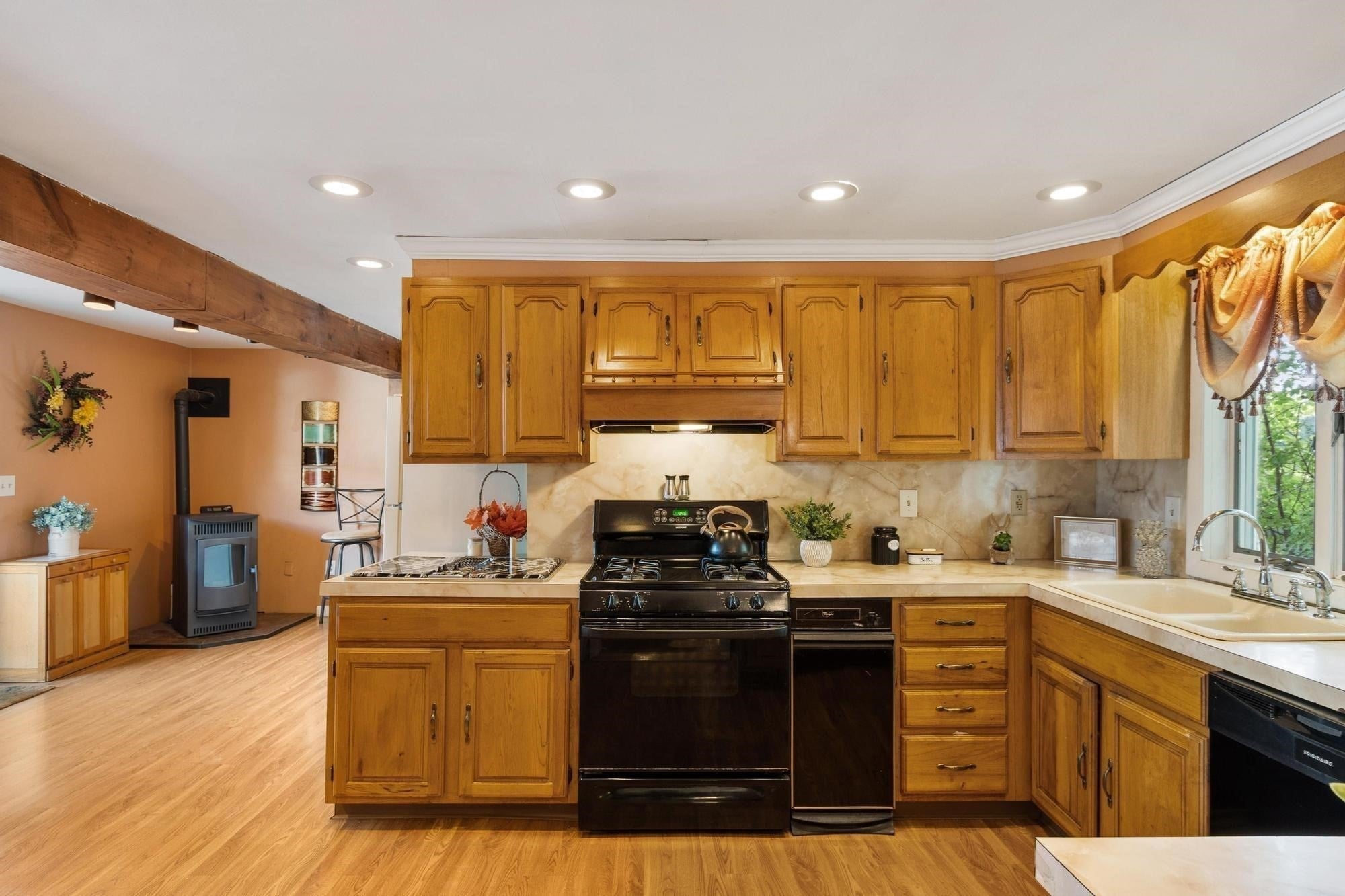 41 Smith St, Fitchburg, MA, 41 Smith St, Fitchburg, MA Photo #9