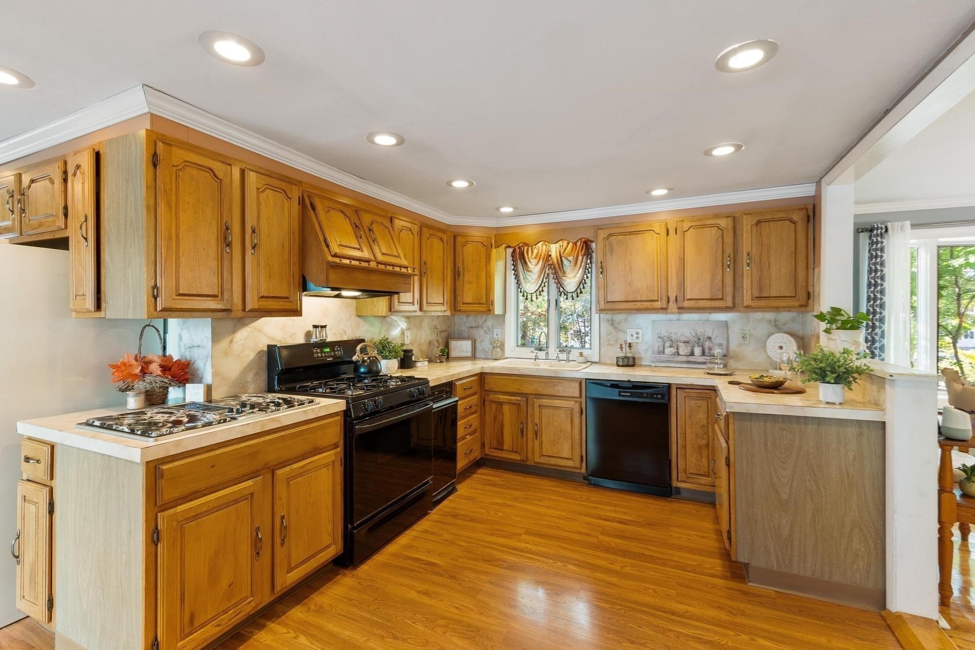 41 Smith St, Fitchburg, MA, 41 Smith St, Fitchburg, MA Photo #6