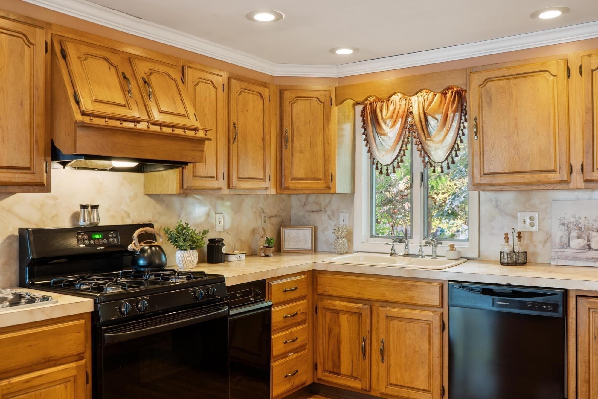 41 Smith St, Fitchburg, MA, 41 Smith St, Fitchburg, MA Photo #18