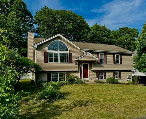 62 Moreland Green Dr Worcester MA 01609