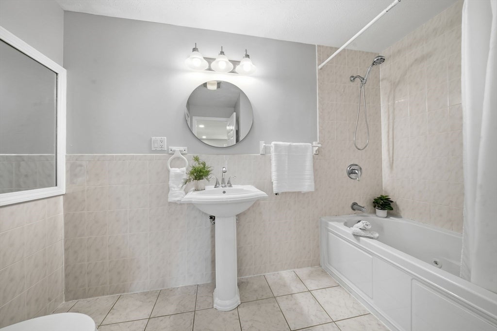 27 Stonegate Rd #27, Chelmsford, MA, 27 Stonegate Rd #27, Chelmsford, MA Photo #23