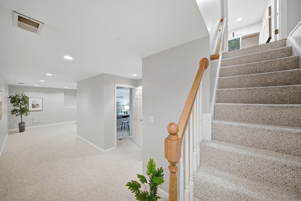 27 Stonegate Rd #27, Chelmsford, MA, 27 Stonegate Rd #27, Chelmsford, MA Photo #32