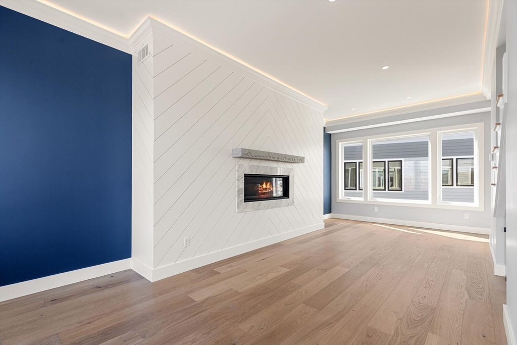 308 Newton Street 1F