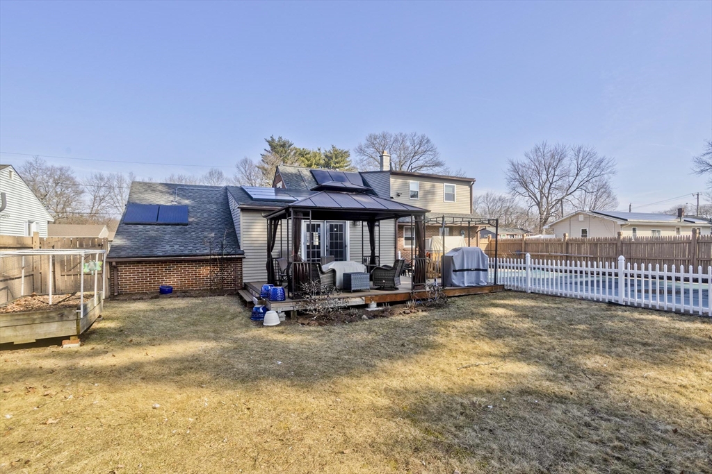 25 Gardens Dr