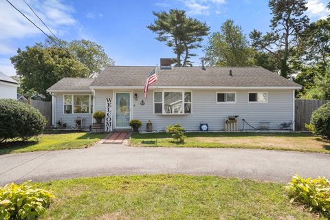 39 Chippewa Dr Wareham MA 02532