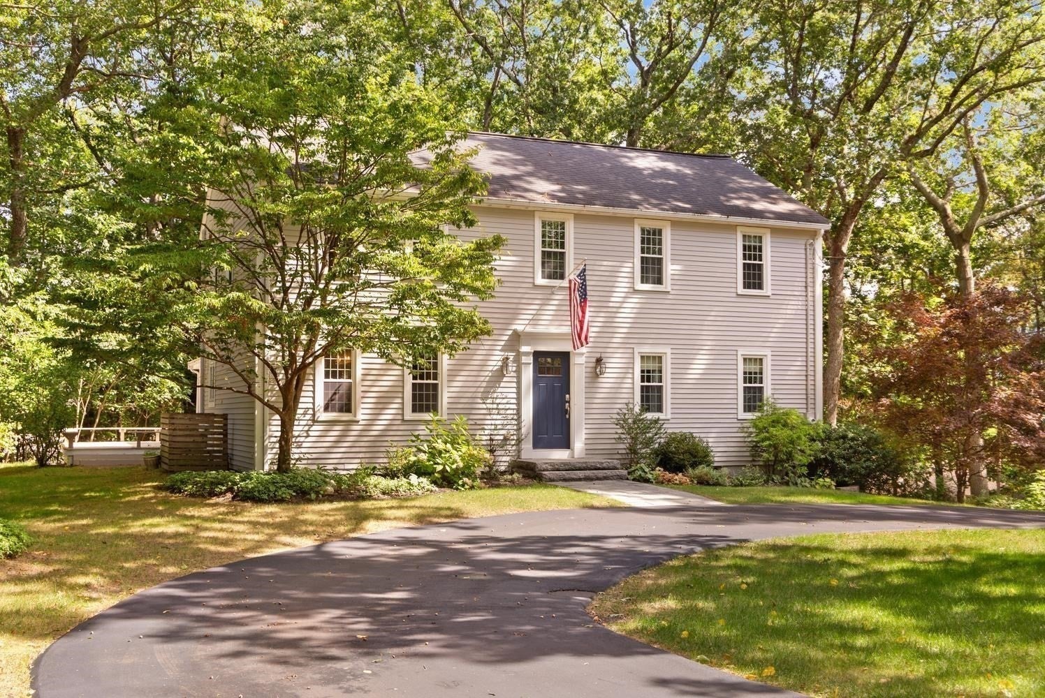 28 Sylvan Way