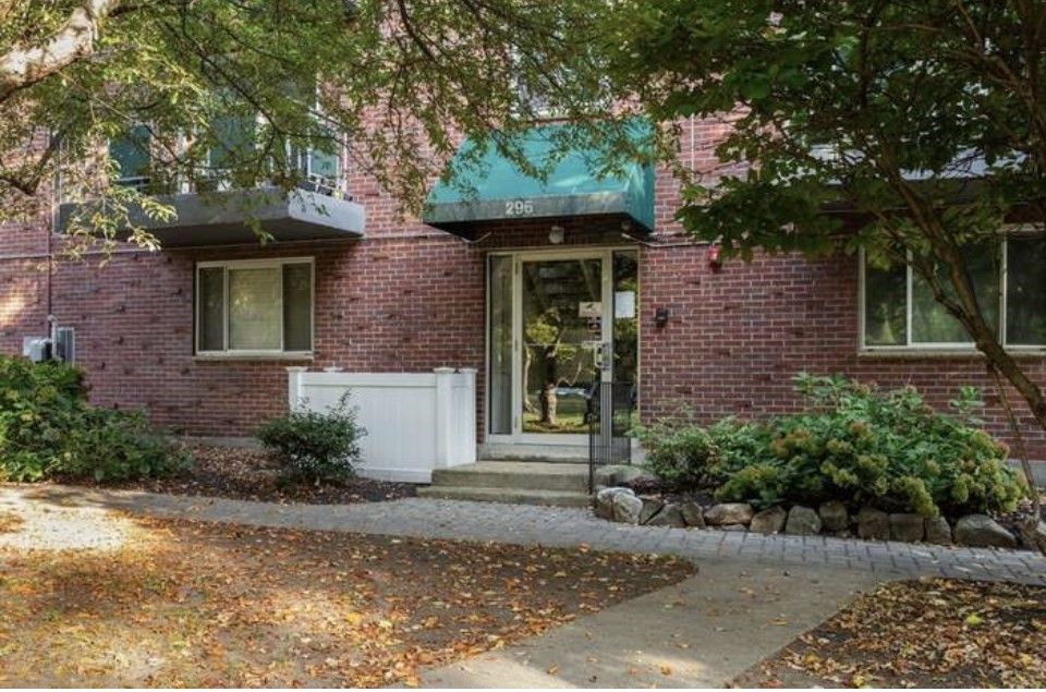 296 Commercial St 21
