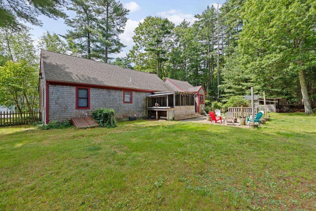 18 Russell Holmes Way