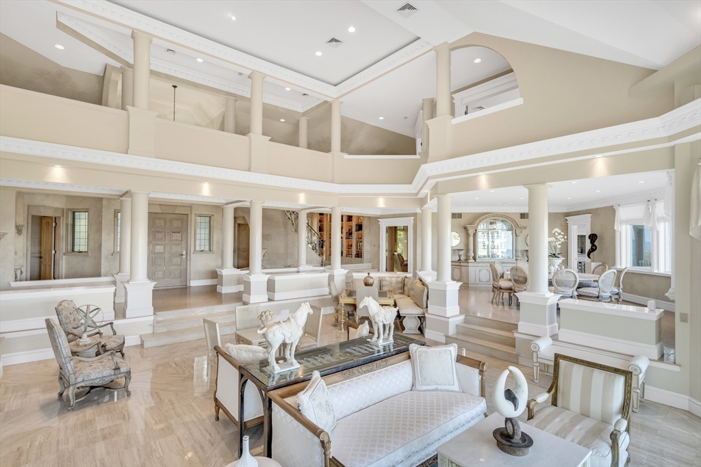 6 Cranberry Ln