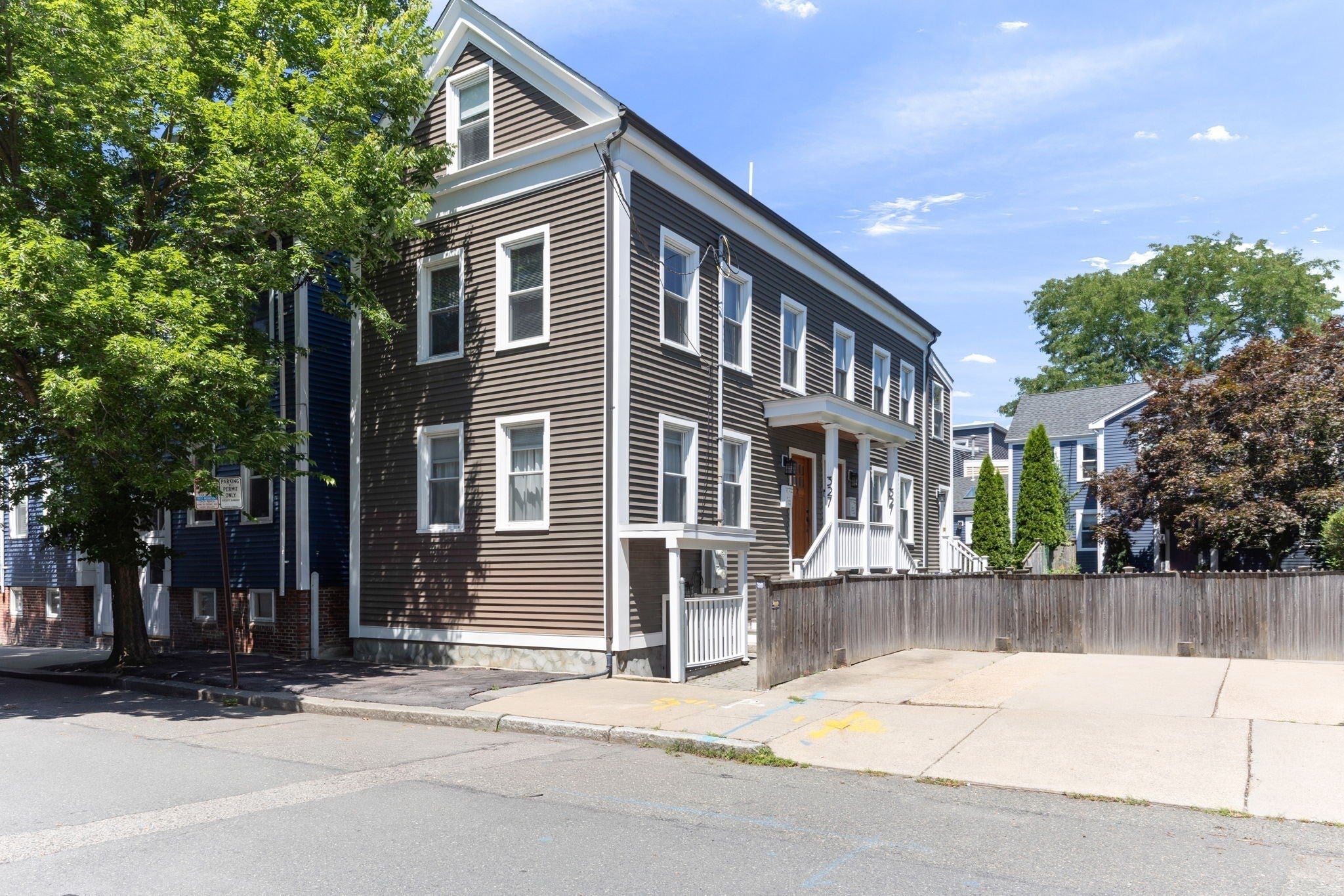 327-329 Hurley St #2, Cambridge, MA Photo #4