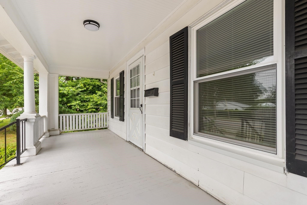 484 Groveland St