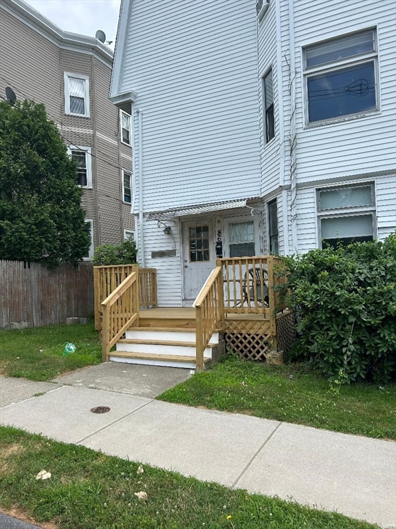 Chicopee, Massachusetts 01020, United States, 3 Bedrooms Bedrooms, ,1 BathroomBathrooms,Residential,Active,167000