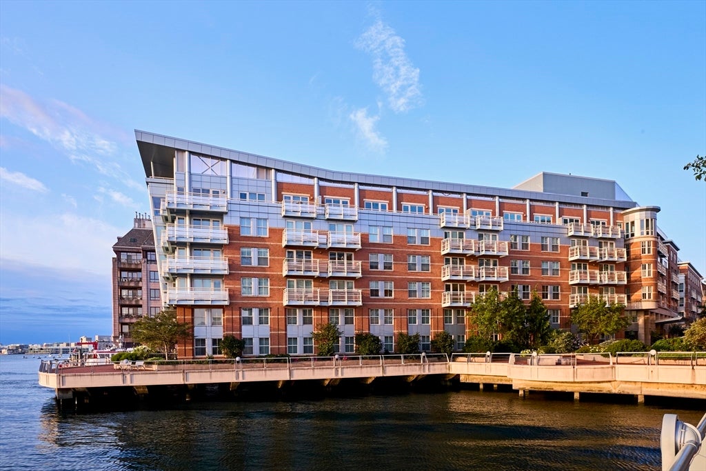 3 Battery Wharf 3505