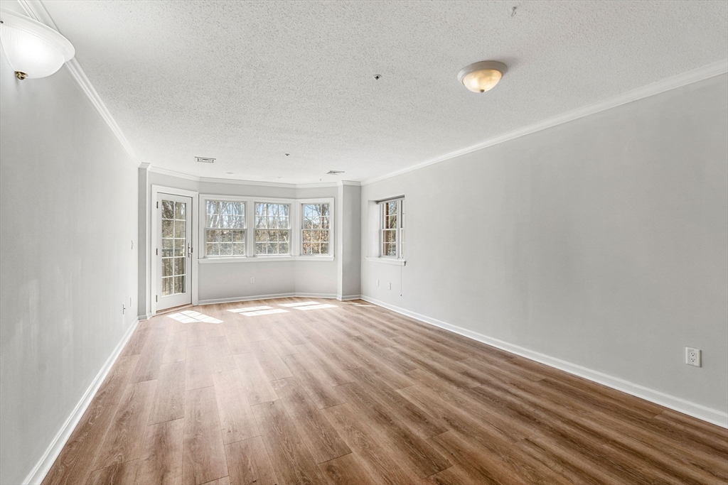 148 Main St K325