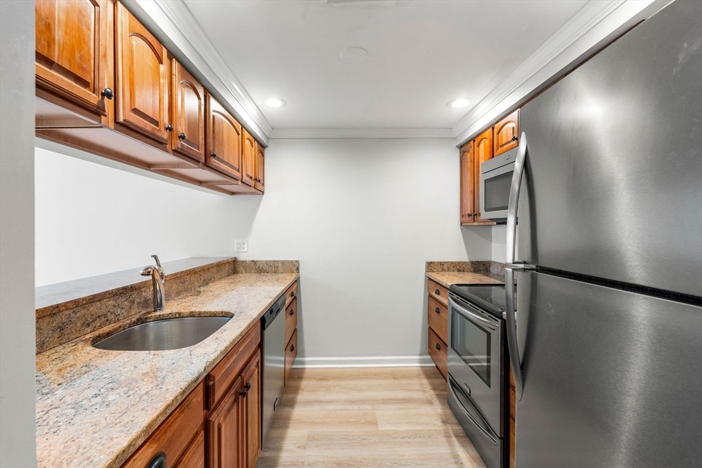 148 Main St K325