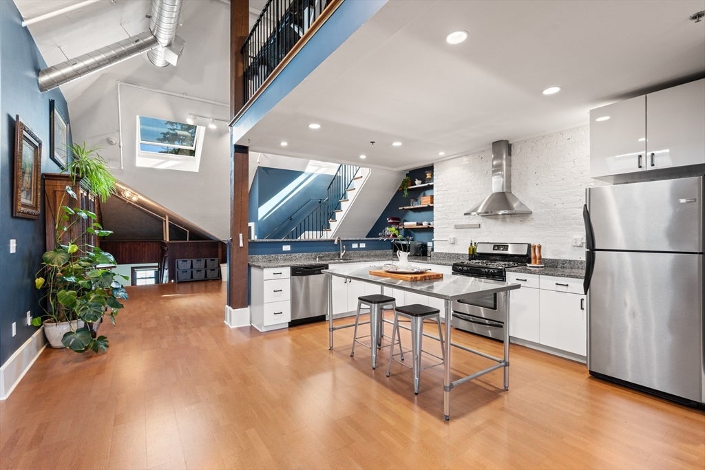 28 Adams St 311