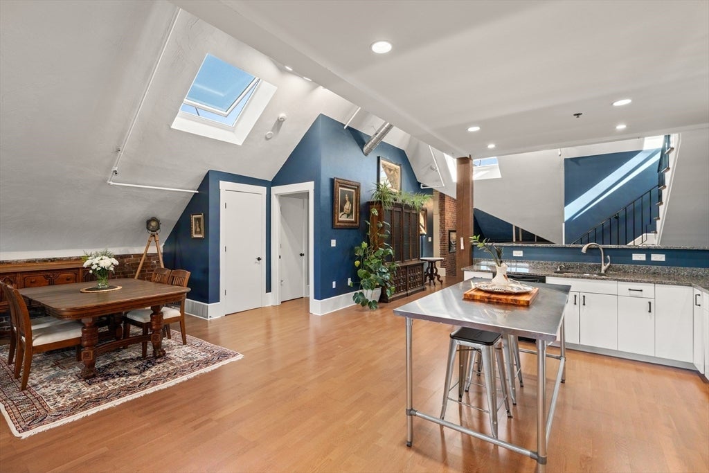 28 Adams St 311