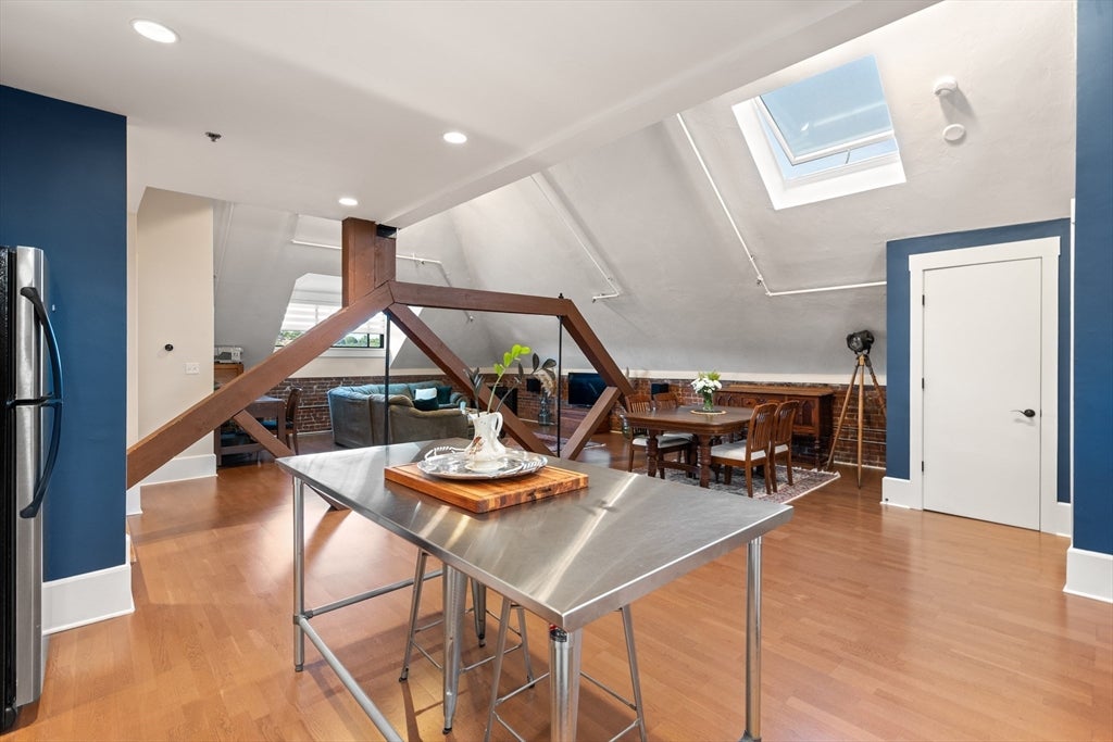 28 Adams St 311