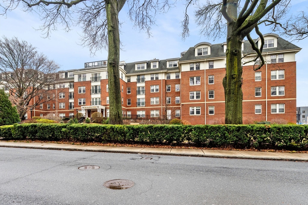 300 Allston St 401