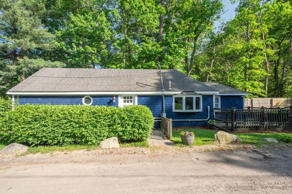 254 Lakeside Road