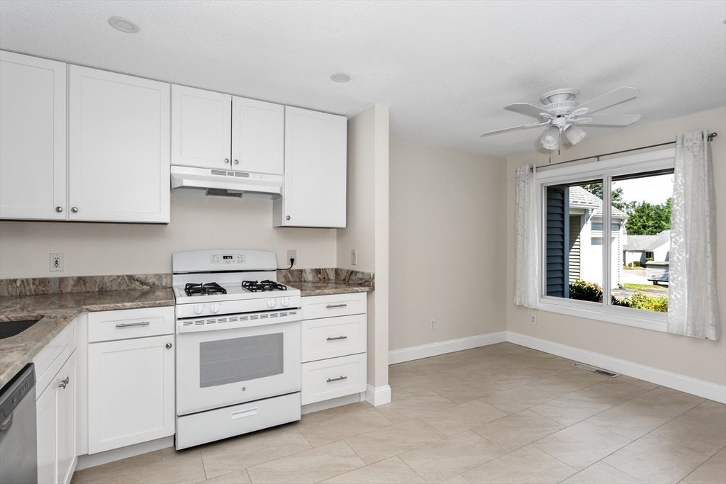36 Stone Ridge Rd #36, Franklin, MA Photo #7
