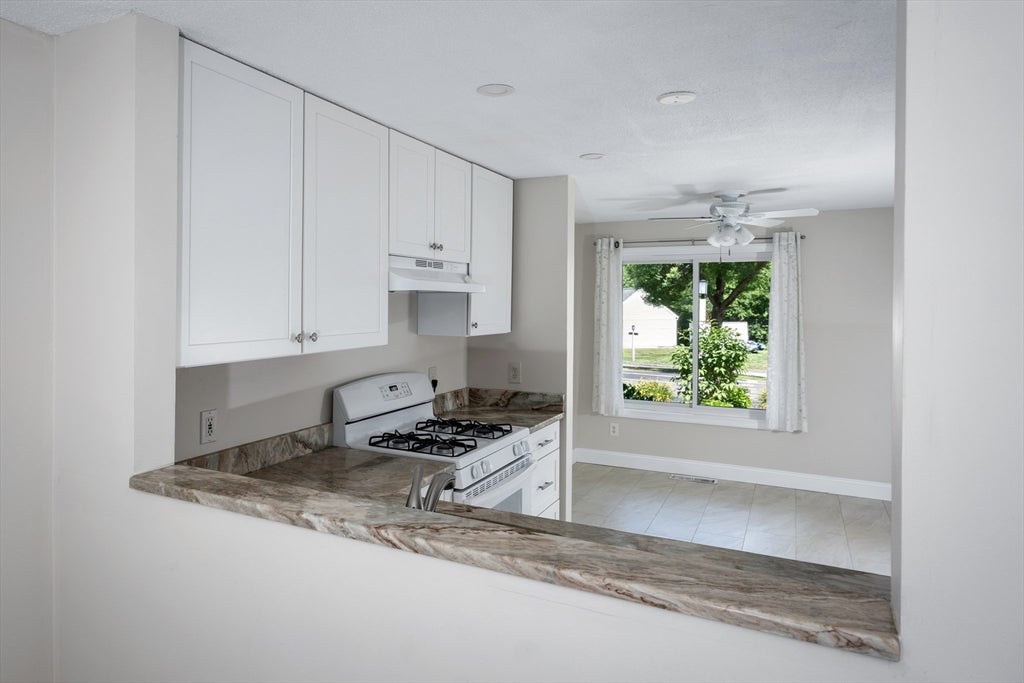 36 Stone Ridge Rd #36, Franklin, MA Photo #9