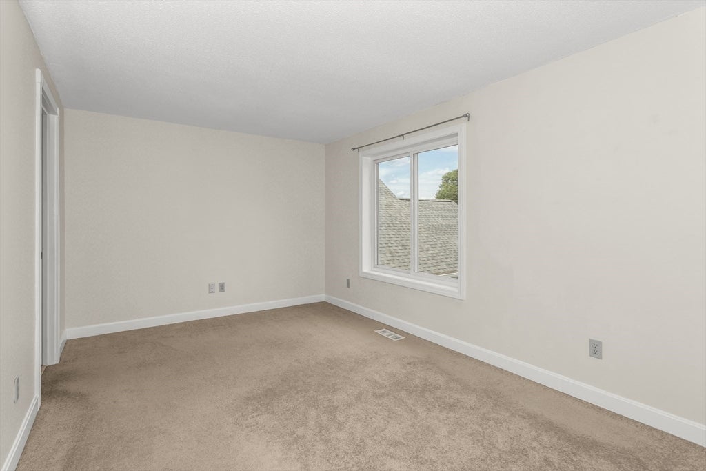 36 Stone Ridge Rd #36, Franklin, MA Photo #18