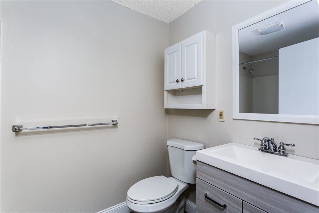 36 Stone Ridge Rd #36, Franklin, MA Photo #21