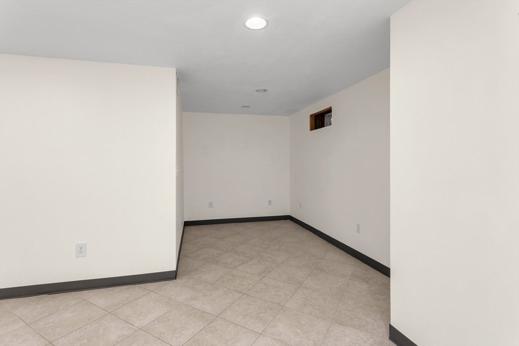 36 Stone Ridge Rd #36, Franklin, MA Photo #32