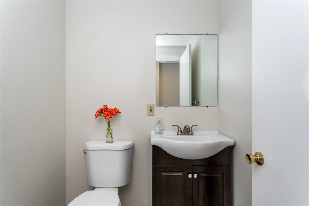 36 Stone Ridge Rd #36, Franklin, MA Photo #16