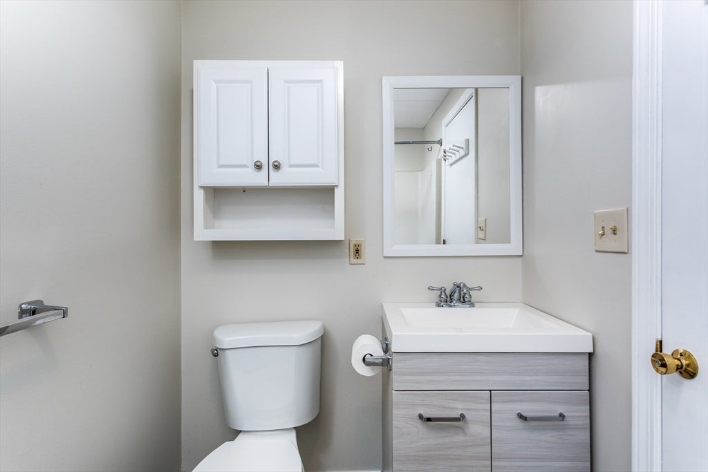 36 Stone Ridge Rd #36, Franklin, MA Photo #22