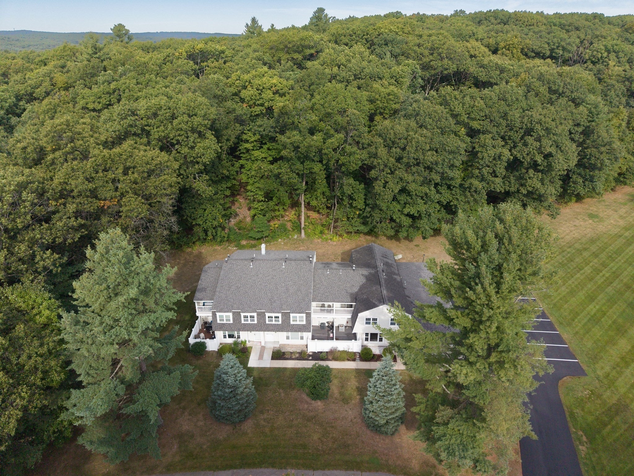 701 Edgebrook Dr 701