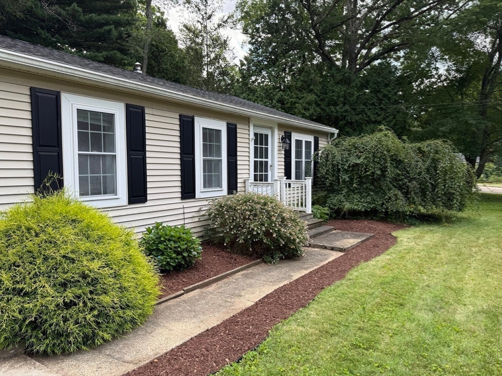 8 Warren Road, Auburn, MA, 8 Warren Road, Auburn, MA Photo #20