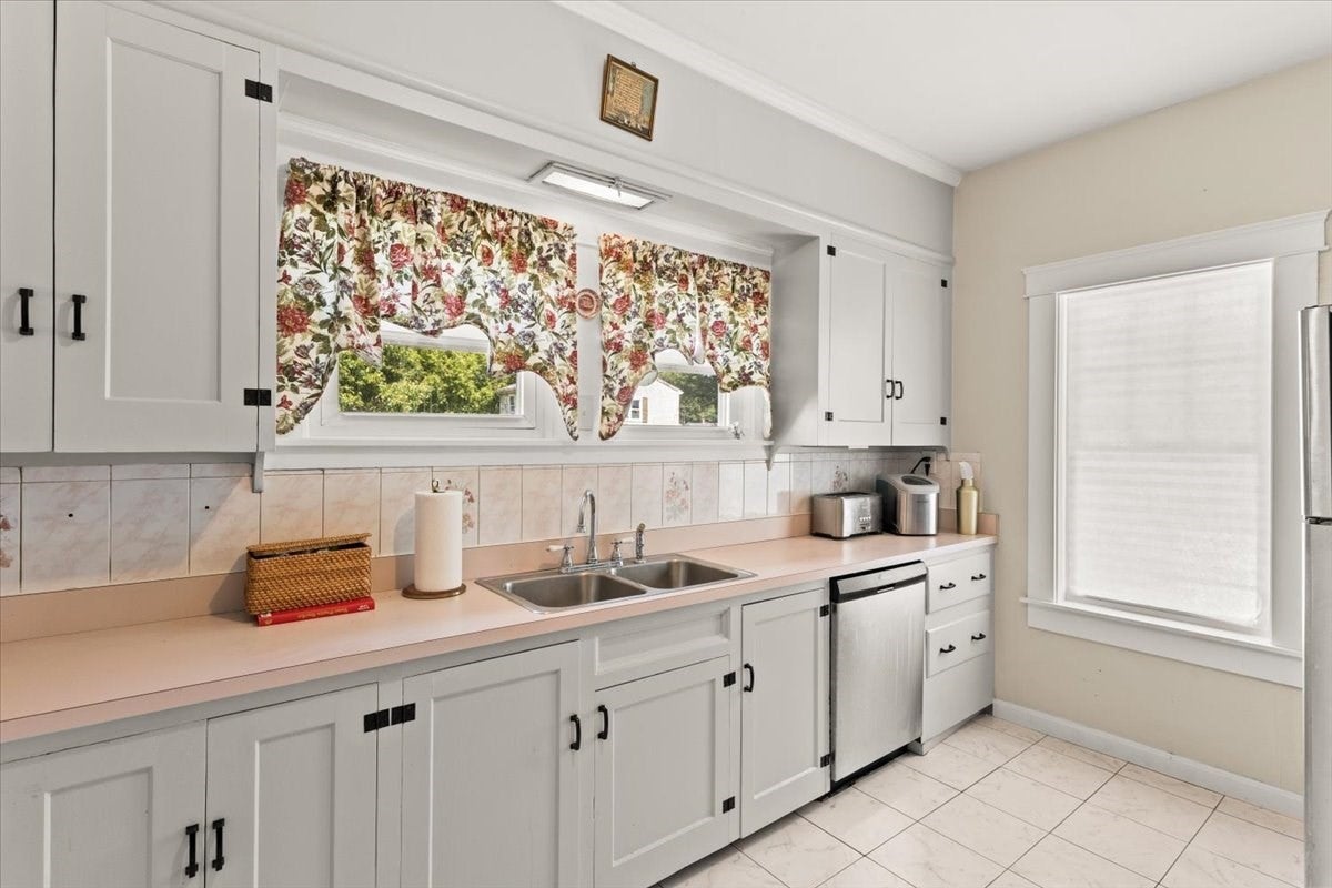 53 Ashland St, Taunton, MA Photo #5