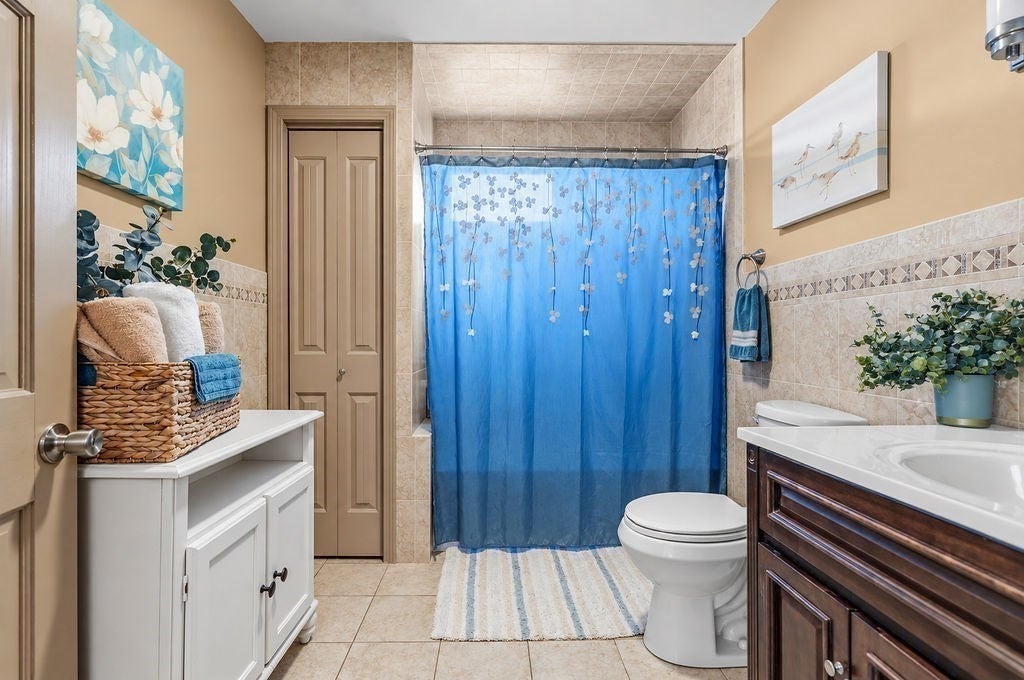 252 Whitman St, New Bedford, MA, 252 Whitman St, New Bedford, MA Photo #11
